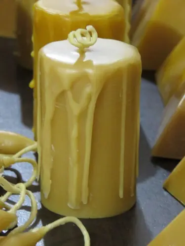 Vela Artesanal de Cera de Abejas Natural – Ambiente Cálido y Relajante